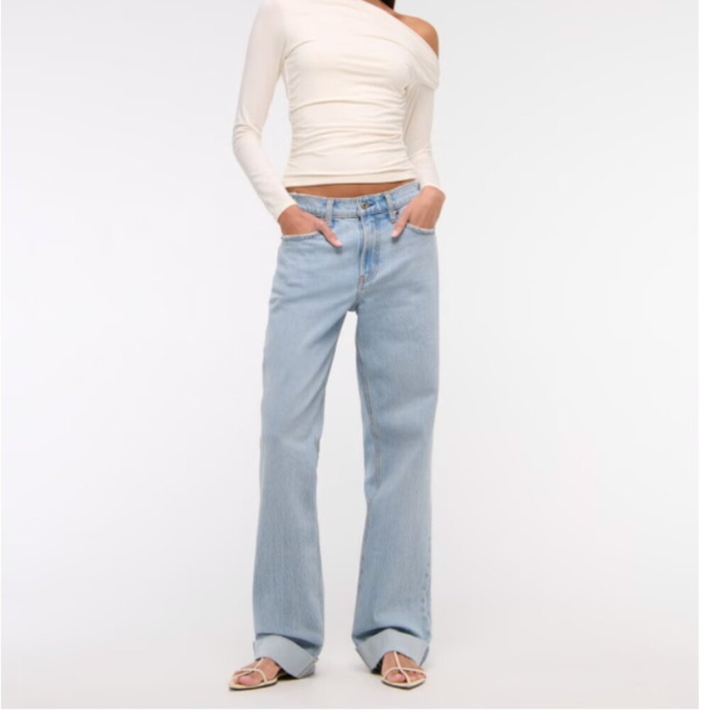 Abercrombie Low Rise Baggy Jean - 28 Short Light Double Cuff